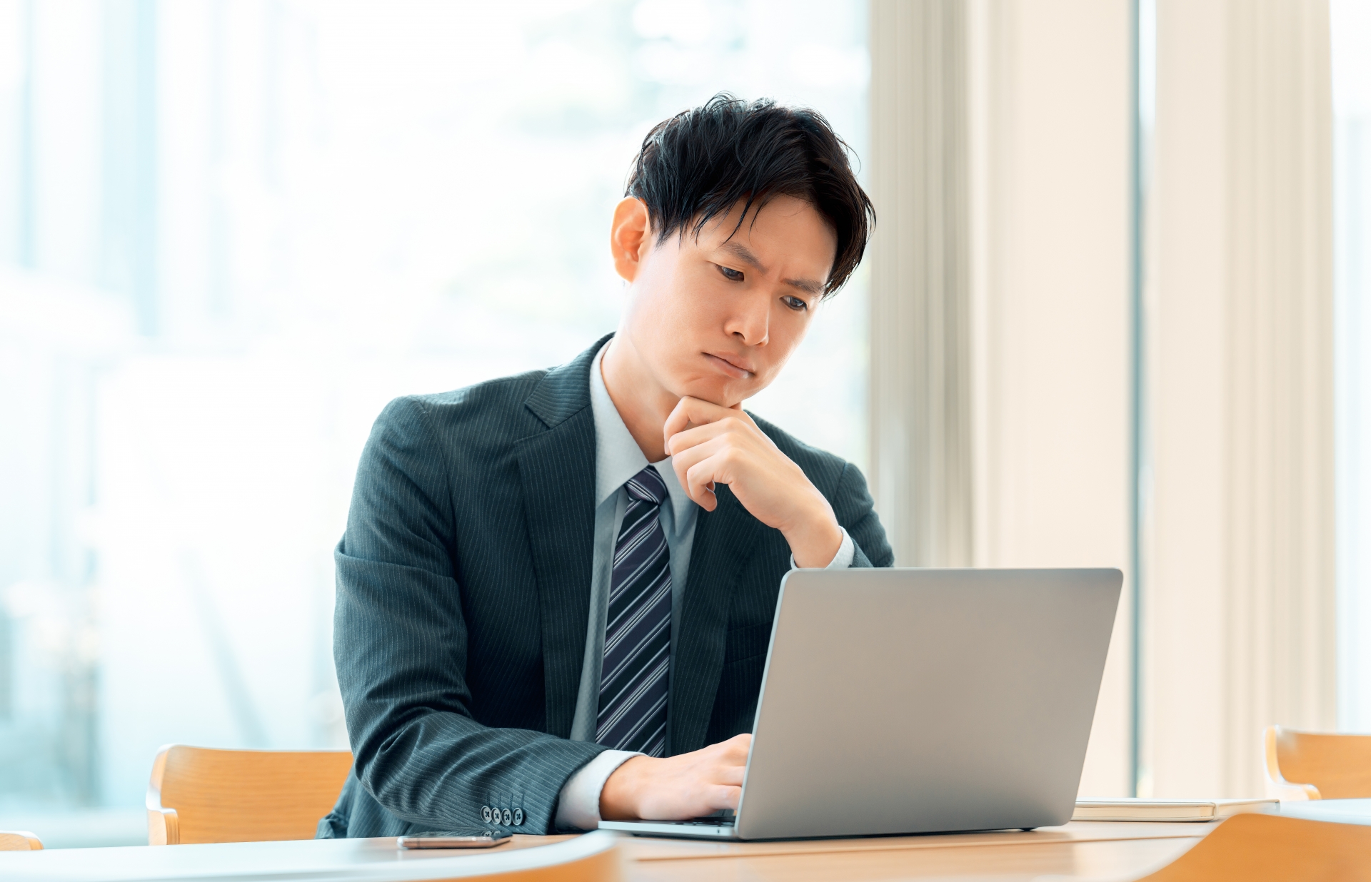 初心者でも迷わない！FXの始め方と基礎知識を完全解説